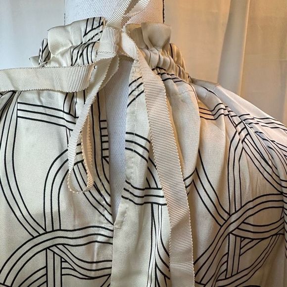 H&M Women Blouse Small Beige Geometric Long Sleeve High Career Top New Oversize - Picture 3 of 7